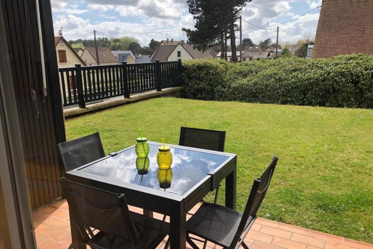 Beautiful Apartment With Gardenlk Cabourg Kültér fotó