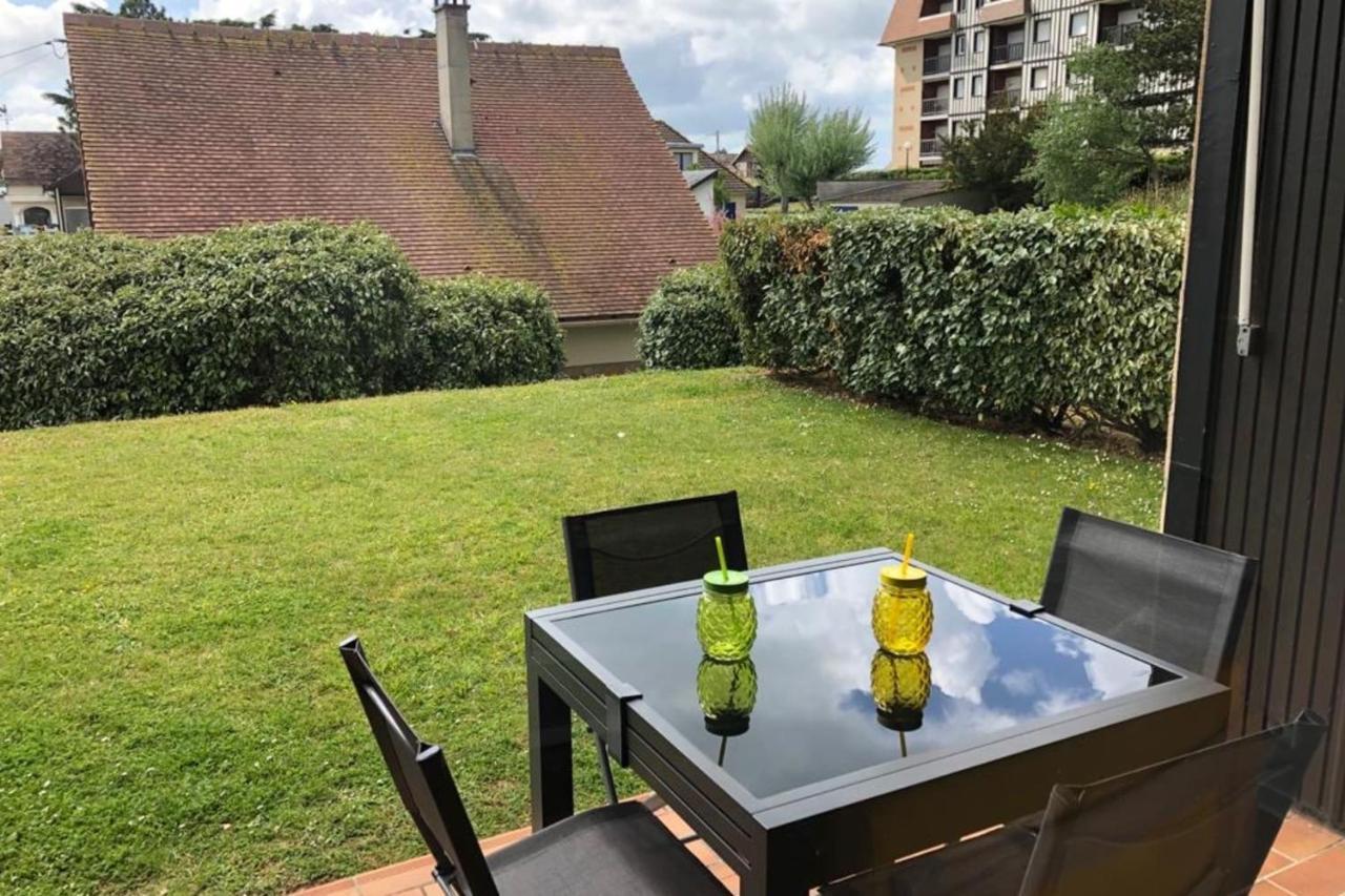 Beautiful Apartment With Gardenlk Cabourg Kültér fotó